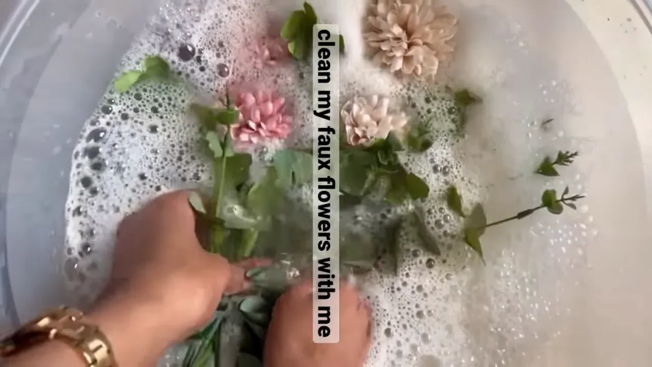 Can you wash fake flowers in the washing machine?